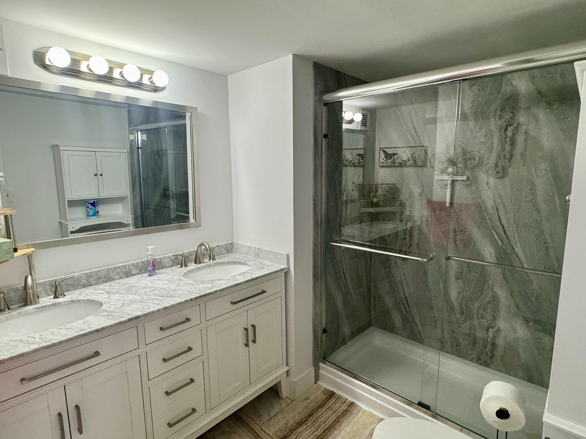 1629 Riverview Road, Unit 221 Deerfield Beach, FL 33441 - Photo 12 of 31 Primary Bath