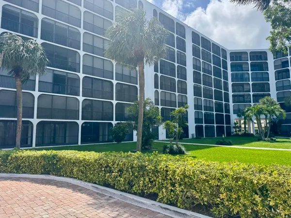 $3,800 | 1629 Riverview Road, Unit 221, Deerfield Beach, FL 33441