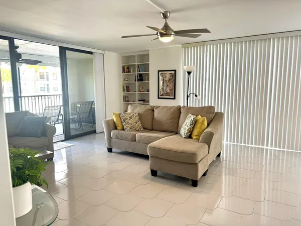 $3,800 | 1629 Riverview Road, Unit 221, Deerfield Beach, FL 33441