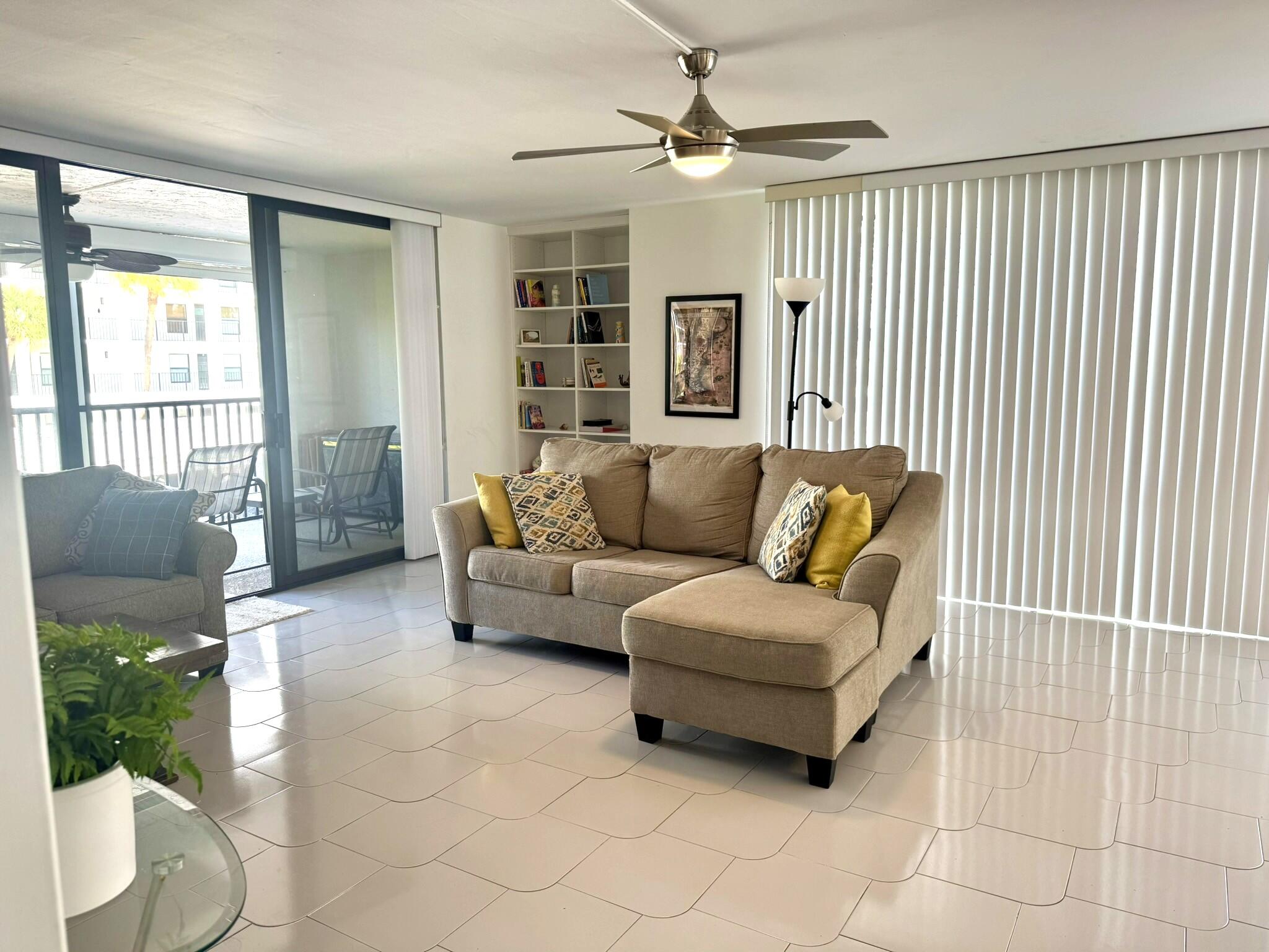 1629 Riverview Road, Unit 221 Deerfield Beach, FL 33441 - Photo 8 of 31 Living