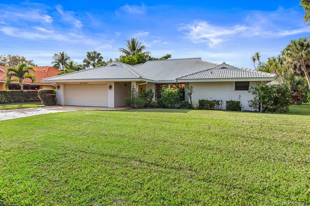 3181 Southeast Fairway West Stuart, FL 34997 - Photo 12 of 59