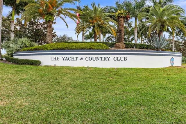 $599,000 | 3181 Southeast Fairway West, Stuart, FL 34997