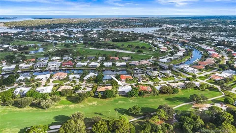 $599,000 | 3181 Southeast Fairway West, Stuart, FL 34997