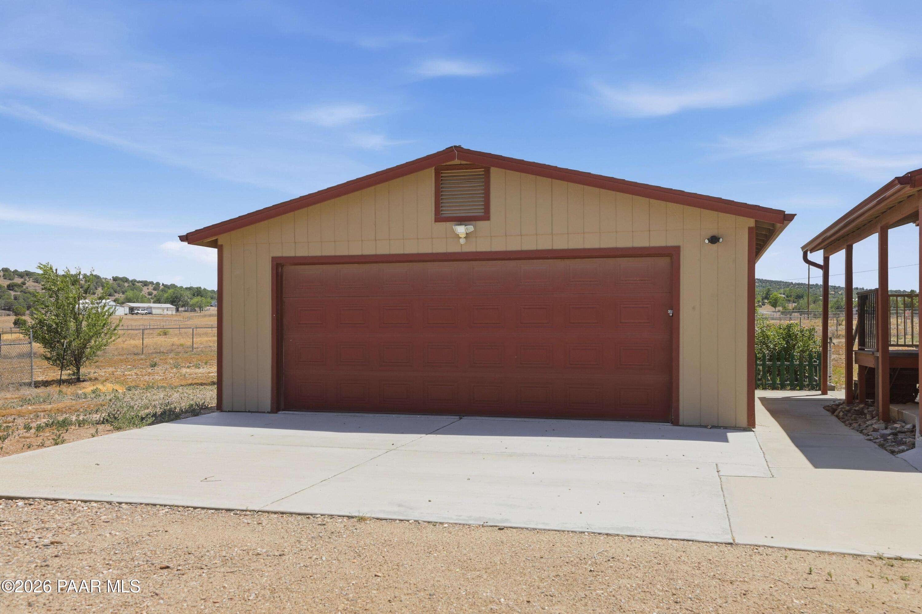 1495 Buffalo Run Road Chino Valley, AZ 86323 - Photo 24 of 32 24-Garage