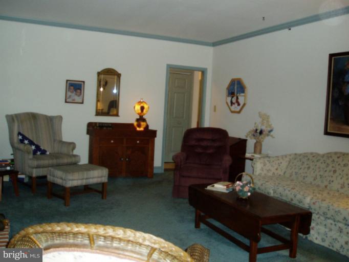 110 Pine Valley Road Elkton, MD 21921 - Photo 11 of 28 Living Room
