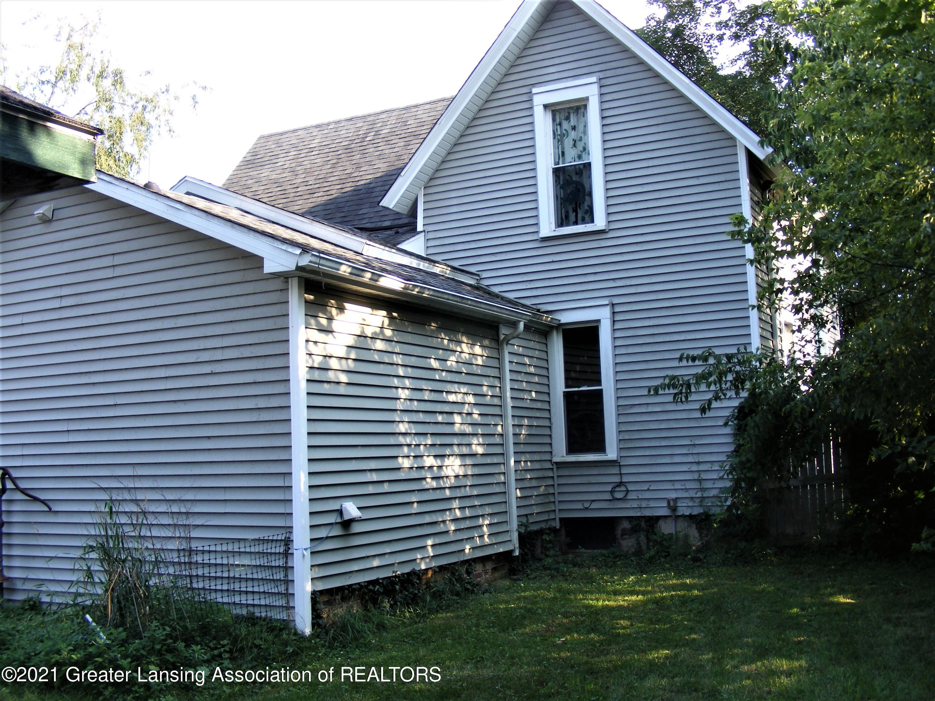 306 Dexter Road Eaton Rapids, MI 48827 - Photo 37 of 37 Side