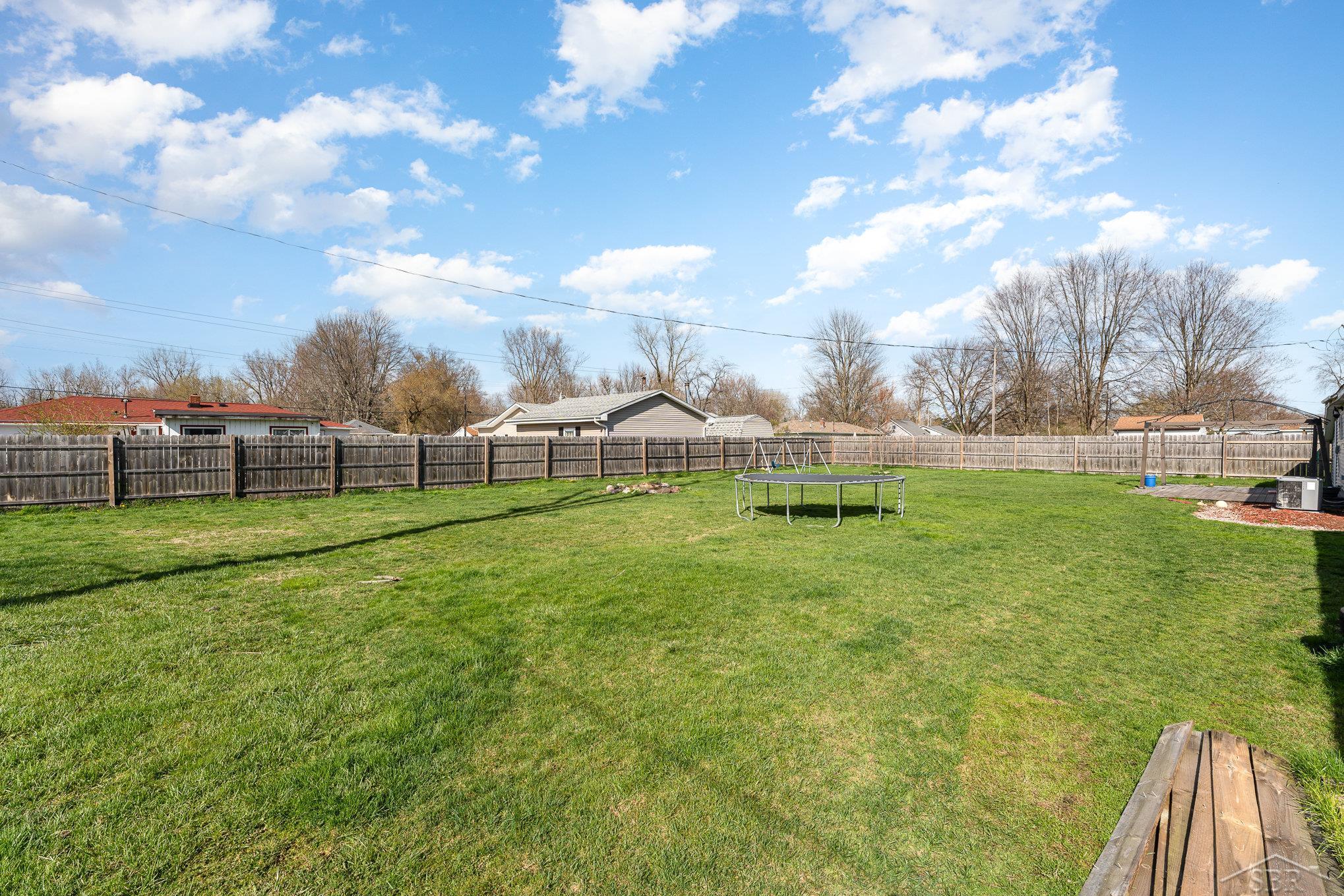 3407 Cramer Road Bay City, MI 48706 - Photo 6 of 21 50138959-acfc7de2-9c00-4118-8cbf-37335172b4d1.JPG