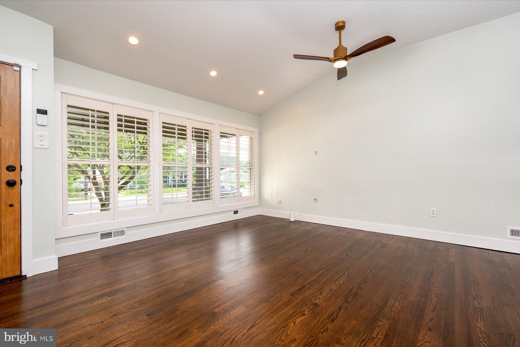 102 Sycamore Road Severna Park, MD 21146 - Photo 7 of 30