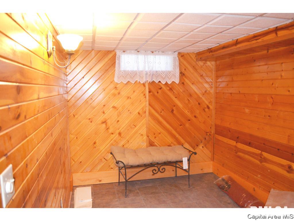 1904 Hamilton Court Springfield, IL 62704 - Photo 23 of 32 Gallery Image 23