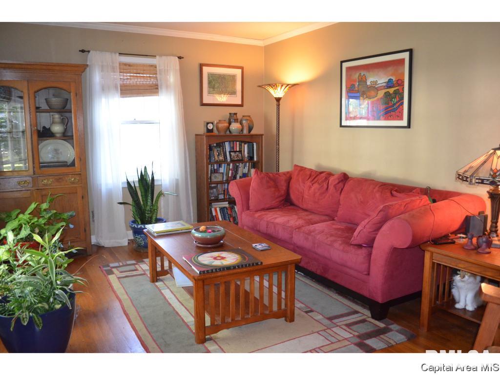 1904 Hamilton Court Springfield, IL 62704 - Photo 3 of 32 Gallery Image 3