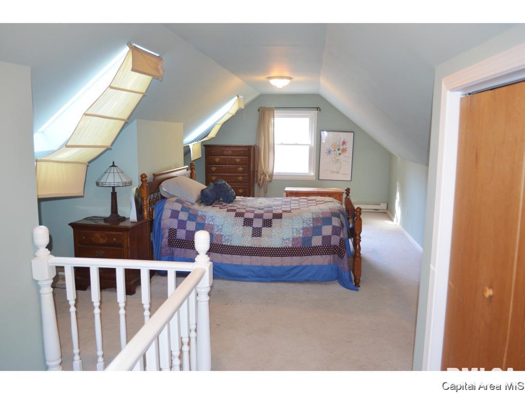 1904 Hamilton Court Springfield, IL 62704 - Photo 4 of 32 Gallery Image 4