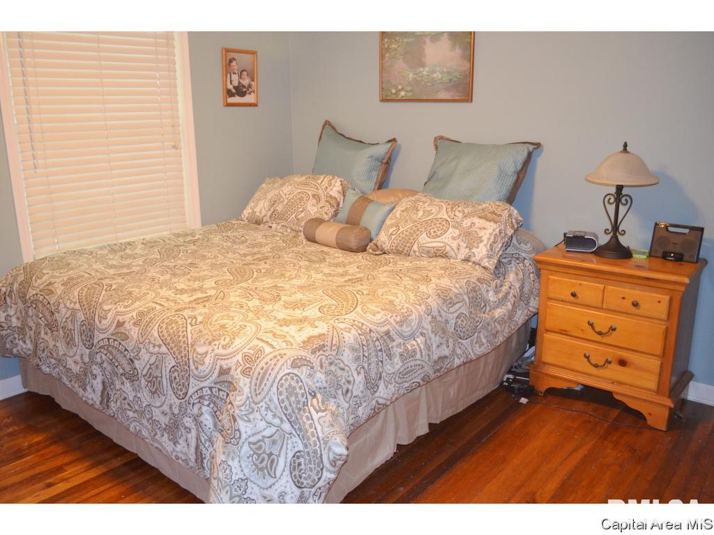 1904 Hamilton Court Springfield, IL 62704 - Photo 5 of 32 Gallery Image 5