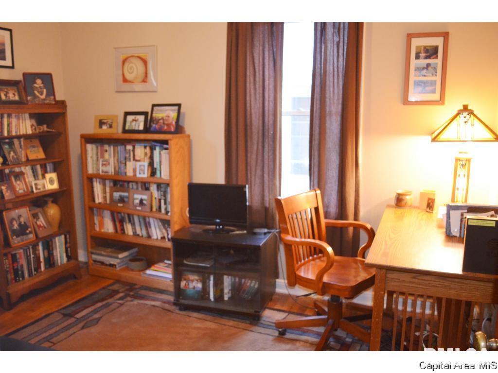 1904 Hamilton Court Springfield, IL 62704 - Photo 7 of 32 Gallery Image 7