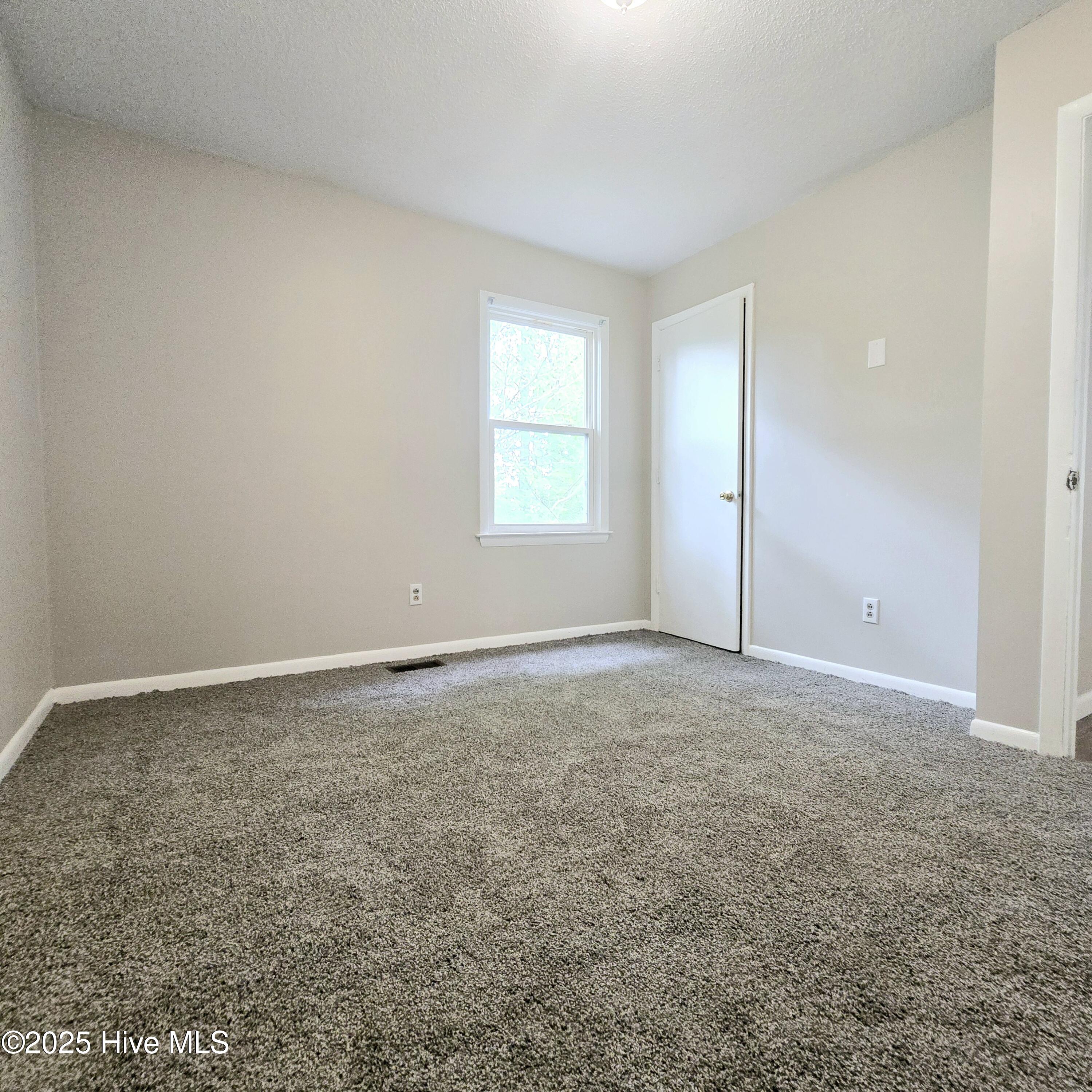 422 Community Road Warsaw, NC 28398 - Photo 8 of 10 room 2
