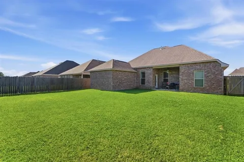 $300,000 | 750 Lionel Lane, Lake Charles, LA 70605