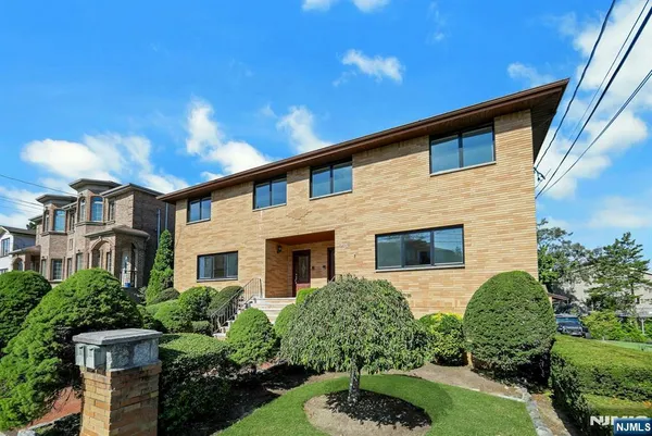 $5,000 | 2413 Hammett Avenue, Unit B, Fort Lee, NJ 07024