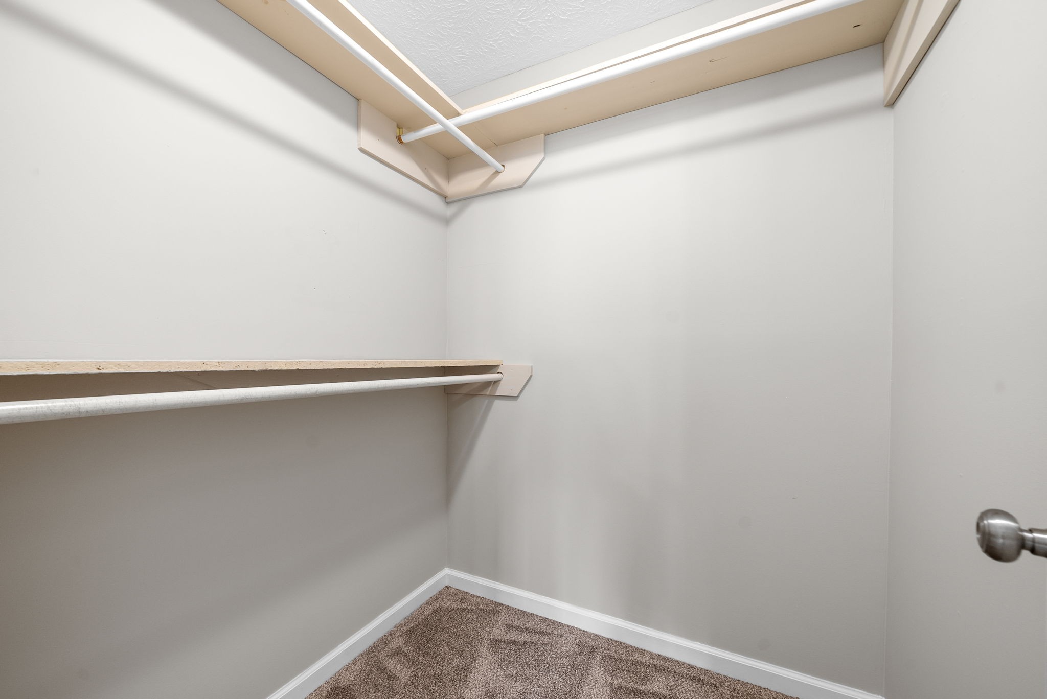 135 Carl Taylor Road Tennessee Ridge, TN 37178 - Photo 18 of 41 a view of a room with shelf