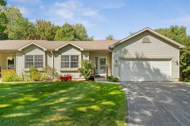 $487,500 | 221 Bittersweet Circle, Williston, VT 05495