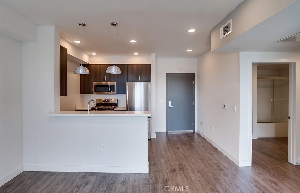 6015 Woodman Avenue, Unit 301 Van Nuys, CA 91401 - Photo 12 of 34