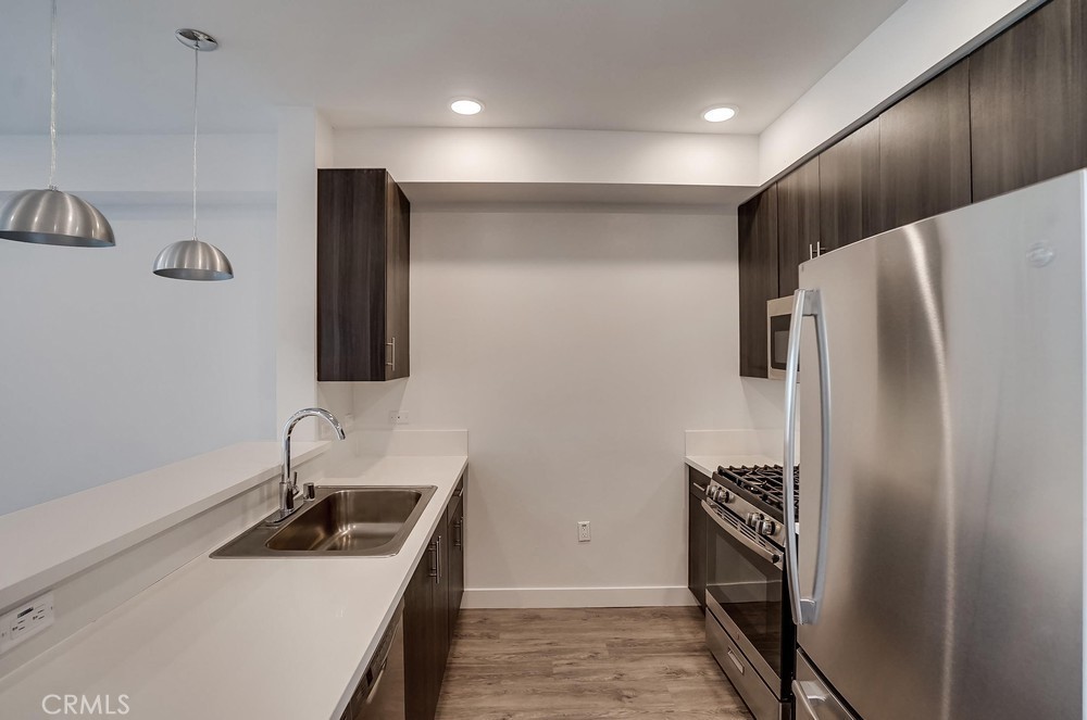 6015 Woodman Avenue, Unit 301 Van Nuys, CA 91401 - Photo 13 of 34