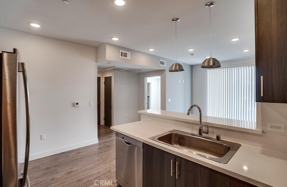 6015 Woodman Avenue, Unit 301 Van Nuys, CA 91401 - Photo 17 of 34