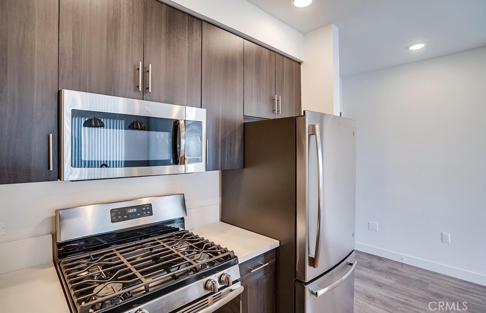 6015 Woodman Avenue, Unit 301 Van Nuys, CA 91401 - Photo 18 of 34