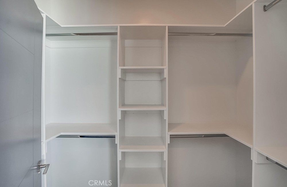 6015 Woodman Avenue, Unit 301 Van Nuys, CA 91401 - Photo 24 of 34