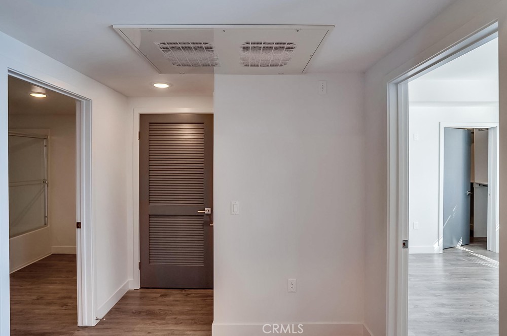 6015 Woodman Avenue, Unit 301 Van Nuys, CA 91401 - Photo 25 of 34