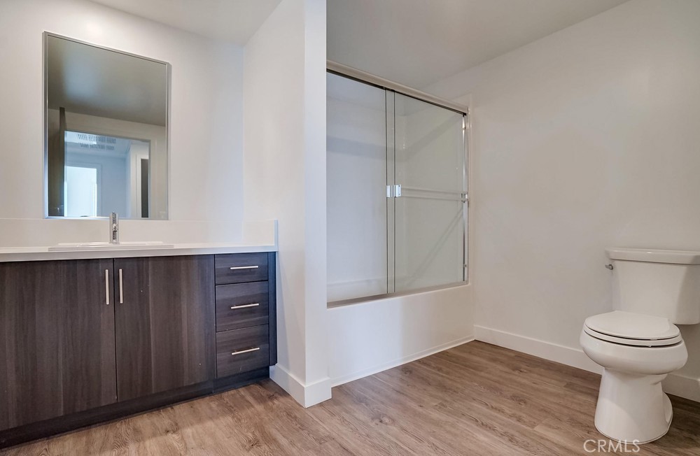 6015 Woodman Avenue, Unit 301 Van Nuys, CA 91401 - Photo 27 of 34