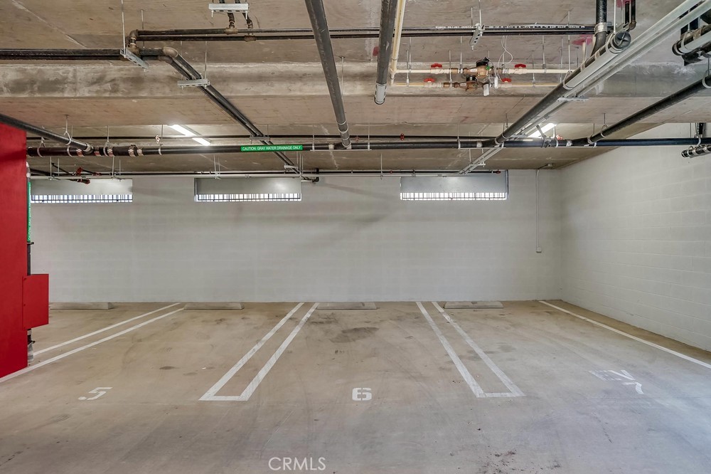 6015 Woodman Avenue, Unit 301 Van Nuys, CA 91401 - Photo 31 of 34