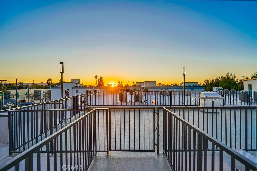 6015 Woodman Avenue, Unit 301 Van Nuys, CA 91401 - Photo 32 of 34