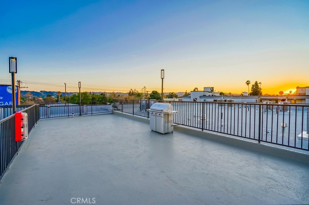 6015 Woodman Avenue, Unit 301 Van Nuys, CA 91401 - Photo 33 of 34