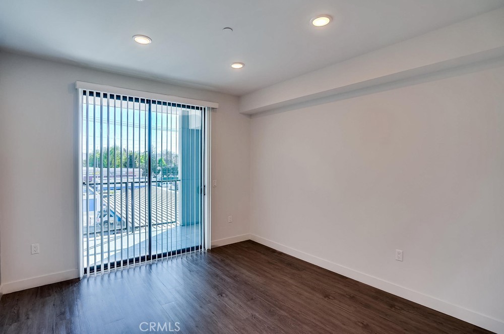 6015 Woodman Avenue, Unit 301 Van Nuys, CA 91401 - Photo 8 of 34