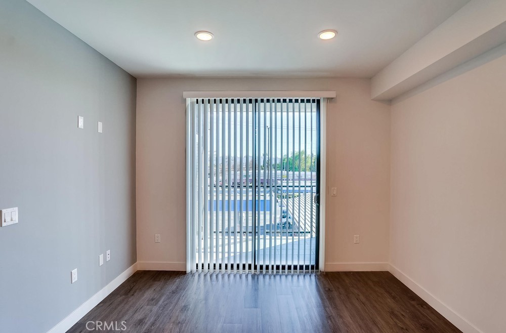 6015 Woodman Avenue, Unit 301 Van Nuys, CA 91401 - Photo 9 of 34