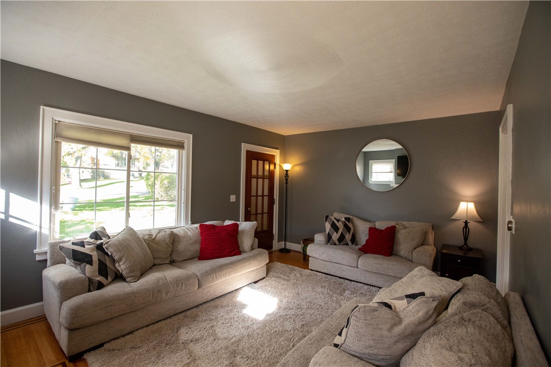 202 Kiniry Drive Irondequoit, NY 14609 - Photo 12 of 43 Living Room