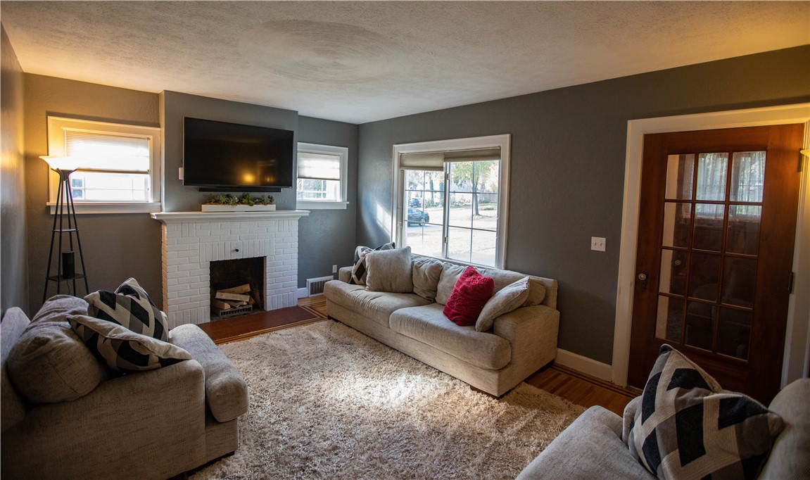 202 Kiniry Drive Irondequoit, NY 14609 - Photo 13 of 43 Wood burning fireplace