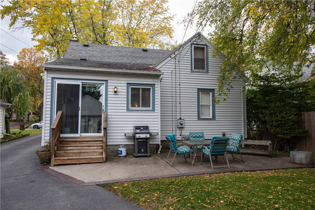202 Kiniry Drive Irondequoit, NY 14609 - Photo 7 of 43 Back of house