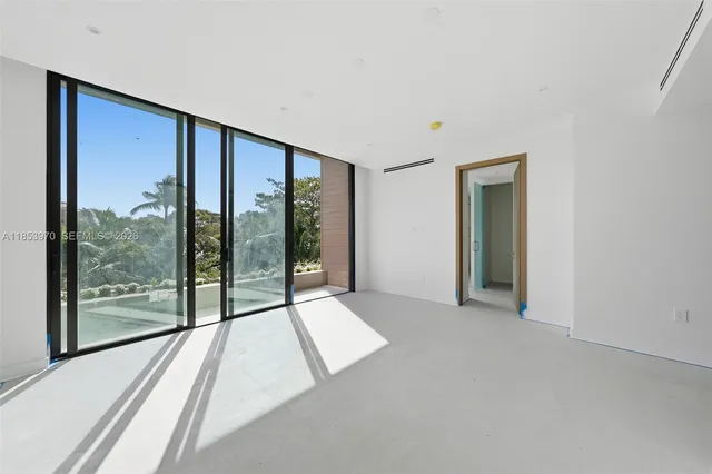 $5,500,000 | 7400 Southwest 127th Street, Pinecrest, FL 33156