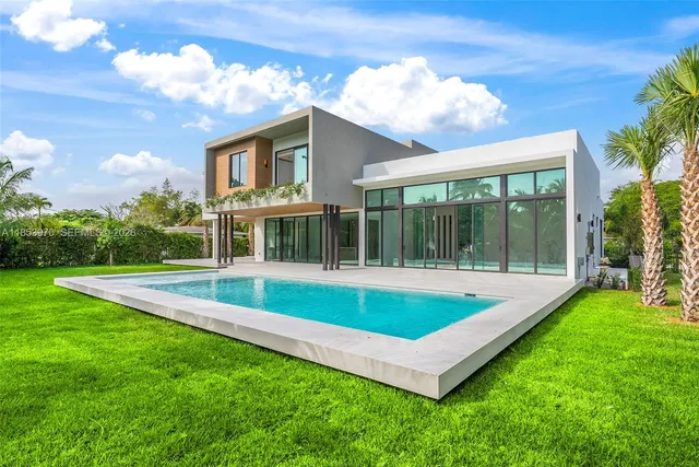 $5,500,000 | 7400 Southwest 127th Street, Pinecrest, FL 33156