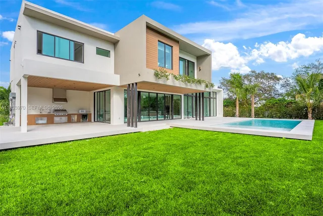 $5,500,000 | 7400 Southwest 127th Street, Pinecrest, FL 33156