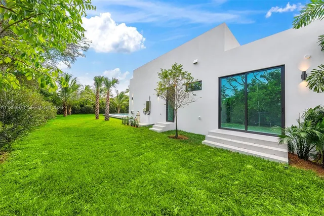 $5,500,000 | 7400 Southwest 127th Street, Pinecrest, FL 33156