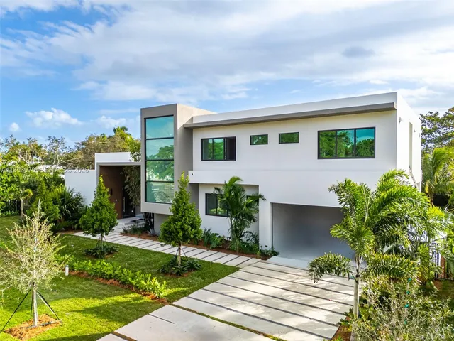 $5,500,000 | 7400 Southwest 127th Street, Pinecrest, FL 33156