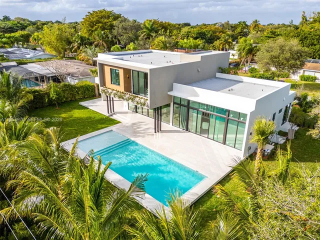 $5,500,000 | 7400 Southwest 127th Street, Pinecrest, FL 33156