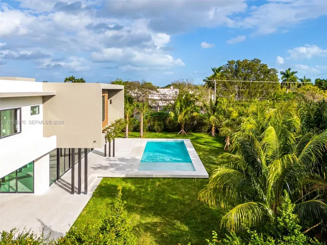 $5,500,000 | 7400 Southwest 127th Street, Pinecrest, FL 33156