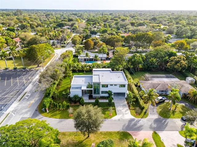 $5,500,000 | 7400 Southwest 127th Street, Pinecrest, FL 33156