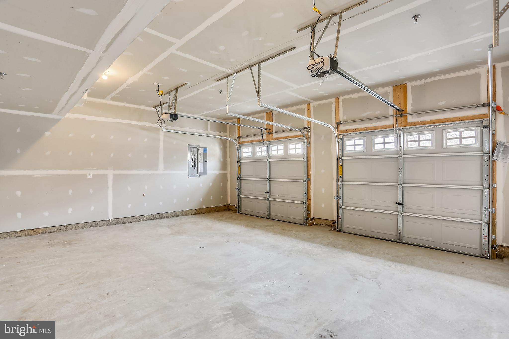 Cornfield Road Pasadena, MD 21122 - Photo 37 of 37 an empty room with windows