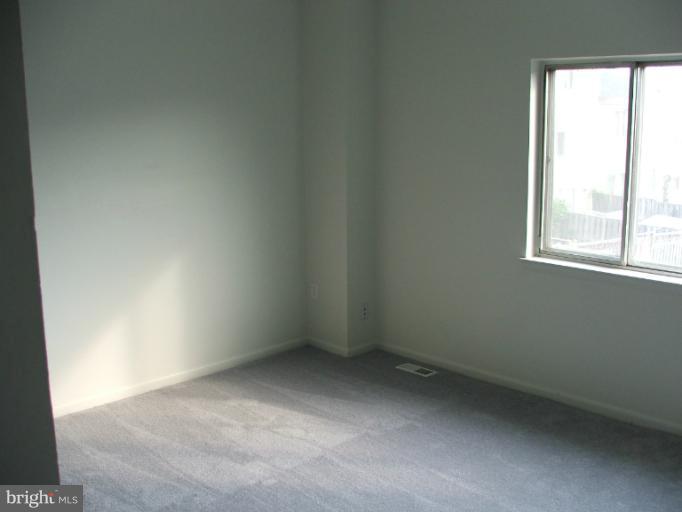 7420 Pohick Road Lorton, VA 22079 - Photo 1 of 23 Living Room