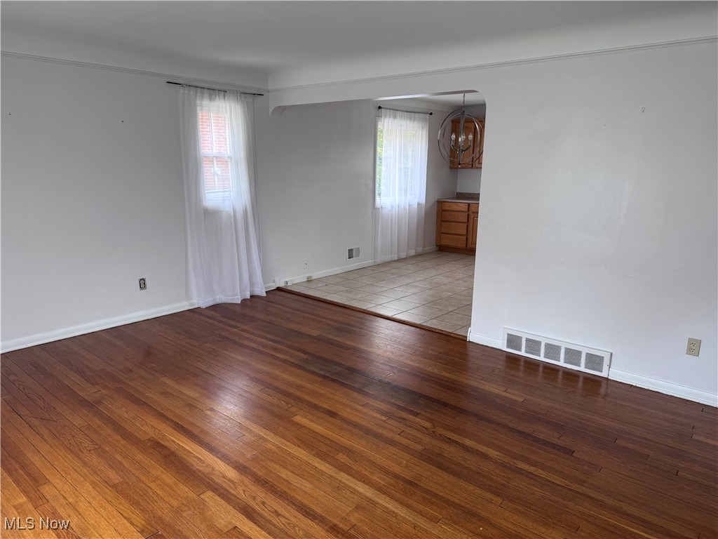 1422 Lorimer Road Cleveland, OH 44134 - Photo 4 of 14