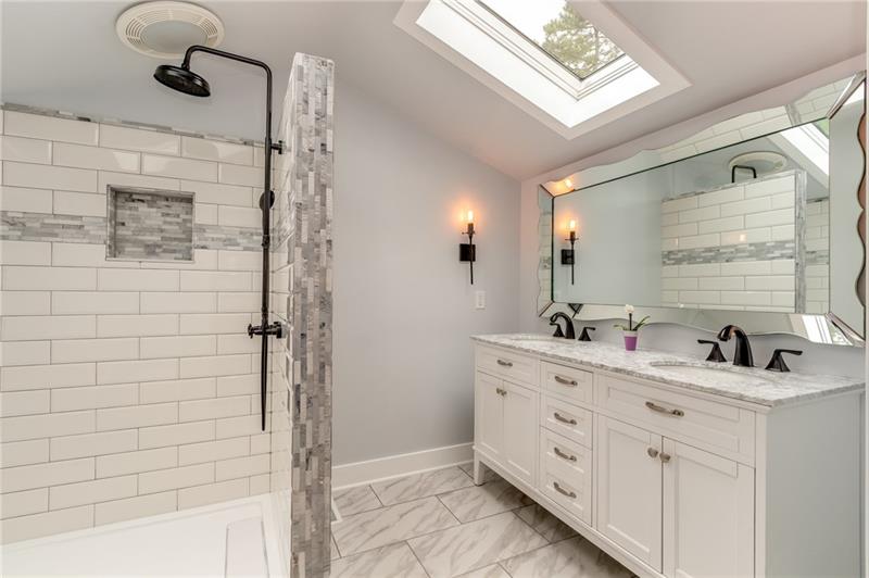 3553 Brodhead Road Monaca, PA 15061 - Photo 15 of 25 One of the best bathrooms ever!