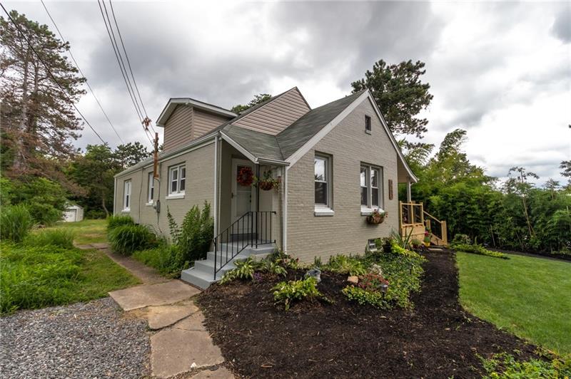 3553 Brodhead Road Monaca, PA 15061 - Photo 23 of 25 Side view.....walk your groceries into the kitchen!